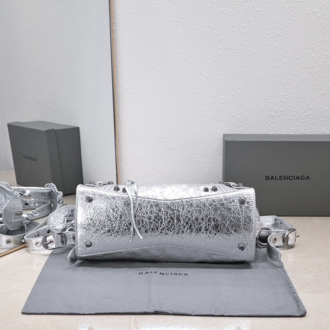 複刻高仿BALENCIAGA巴黎世家 Neo Cagole 細紋牛皮革手提包 中號銀色