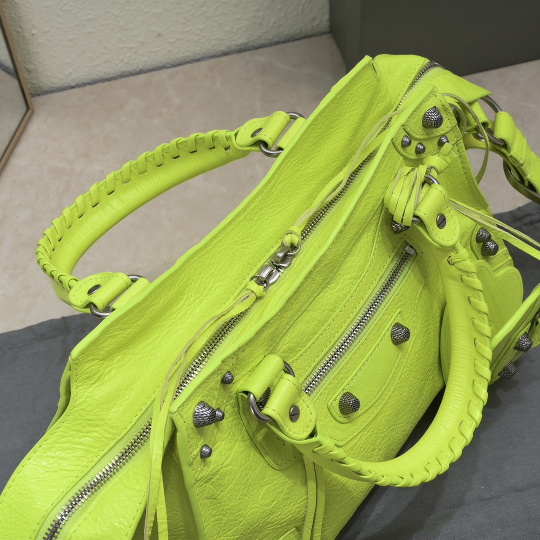 複刻高仿BALENCIAGA巴黎世家 Neo Cagole 細紋牛皮革手提包 中號亮藍