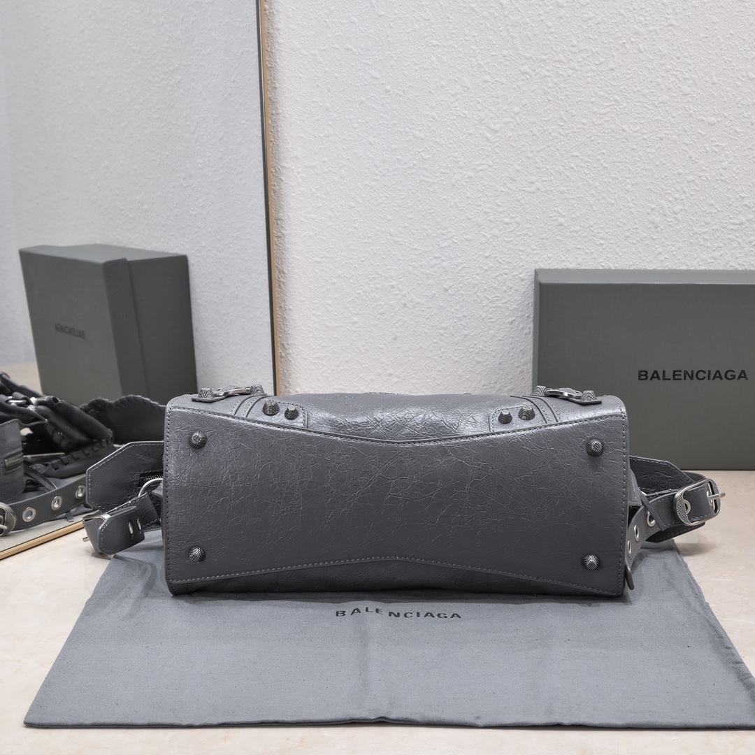 複刻高仿BALENCIAGA巴黎世家 Neo Cagole 細紋牛皮革手提包 中號灰色