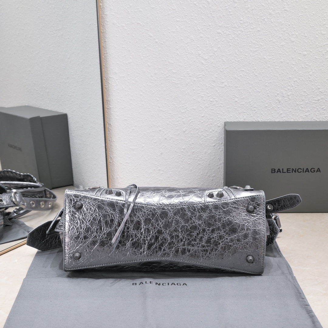 複刻高仿BALENCIAGA巴黎世家 Neo Cagole 細紋牛皮革手提包 中號銀灰