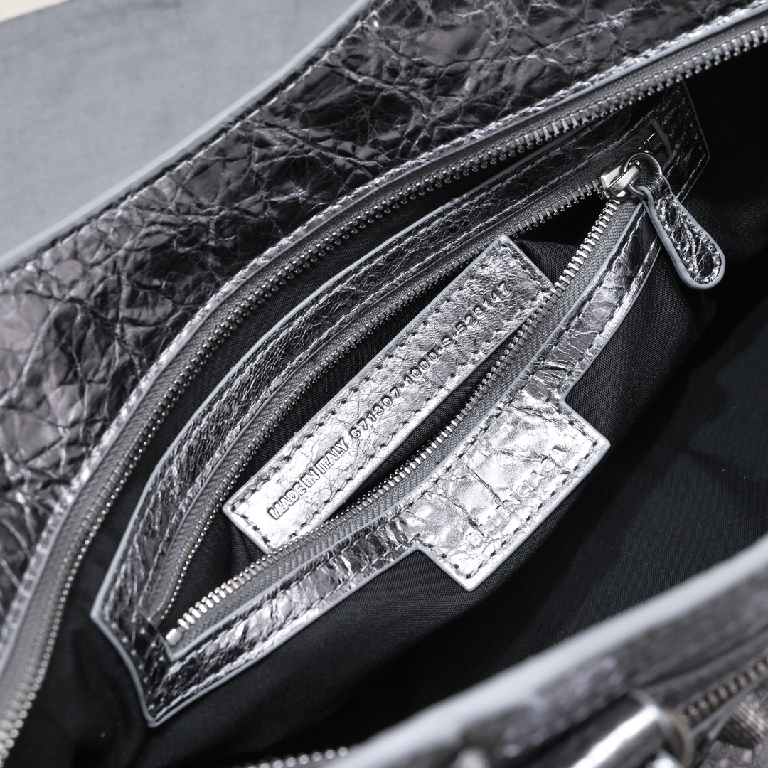 複刻高仿BALENCIAGA巴黎世家 Neo Cagole 細紋牛皮革手提包 中號銀灰