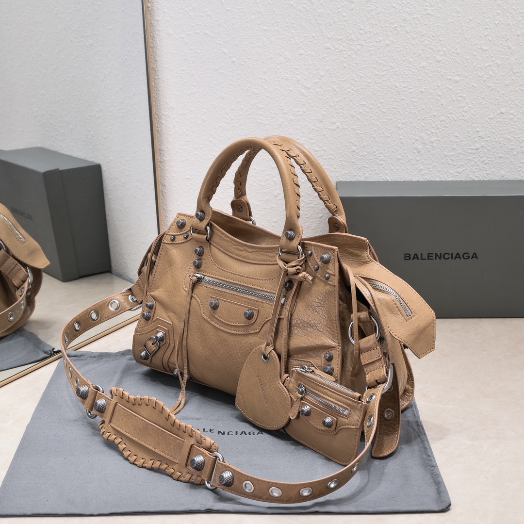 複刻高仿BALENCIAGA巴黎世家 Neo Cagole 細紋牛皮革手提包 中號棕色