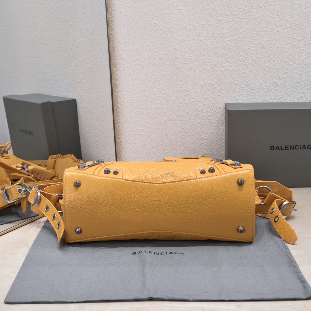複刻高仿BALENCIAGA巴黎世家 Neo Cagole 細紋牛皮革手提包 中號橙色