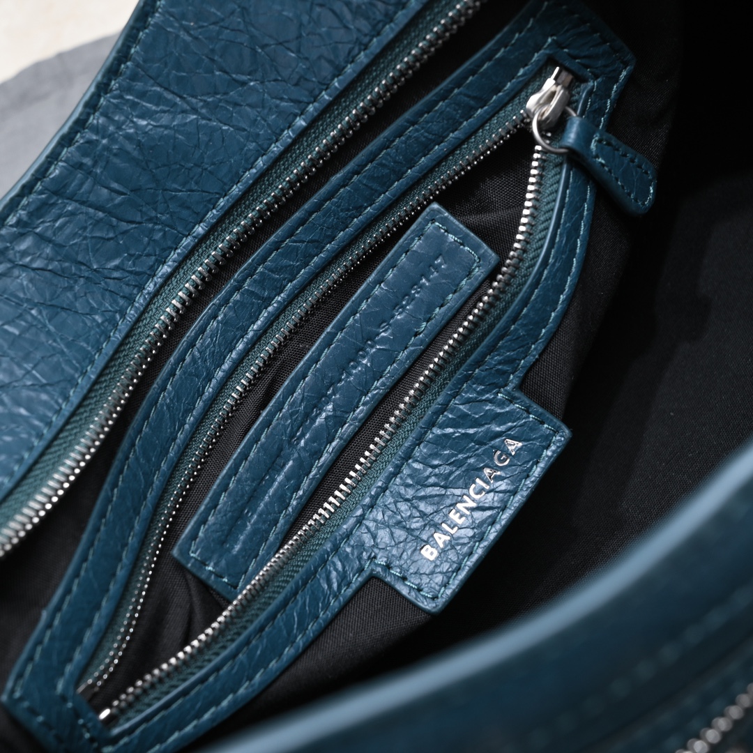 複刻高仿BALENCIAGA巴黎世家 Neo Cagole 細紋牛皮革手提包 中號深藍