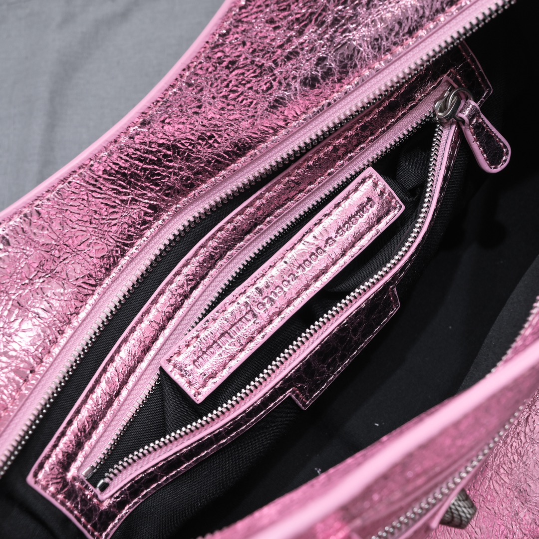 複刻高仿BALENCIAGA巴黎世家 Neo Cagole 細紋牛皮革手提包 中號銀粉