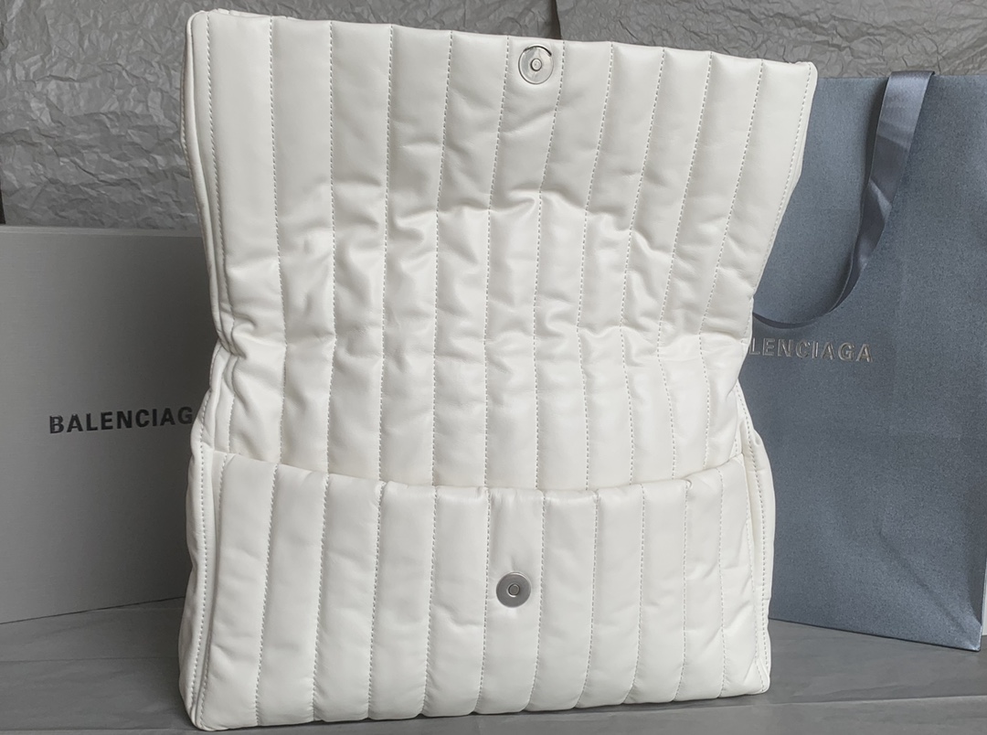 高仿複刻BALENCIAGA巴黎世家 Monaco白色絎縫薄牛皮革中號鏈帶包