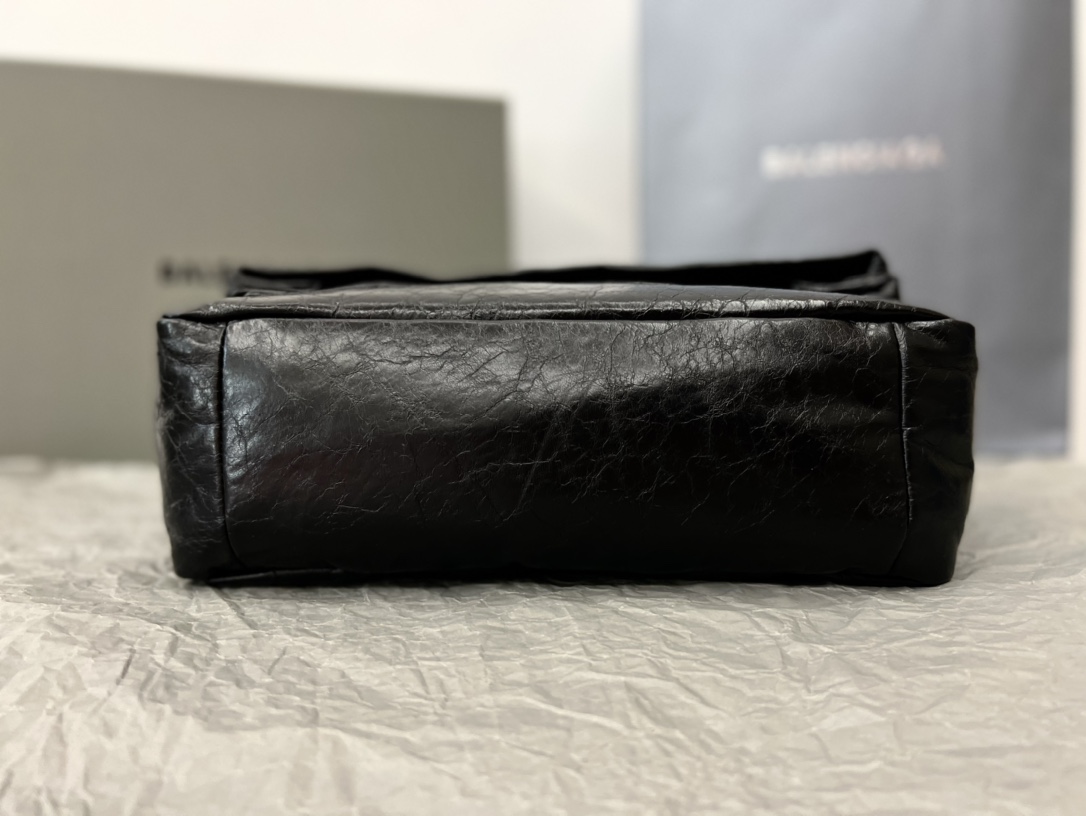 原單BALENCIAGA巴黎世家 Monaco絎縫薄牛皮革鏈帶包 小號【油蠟黑金】