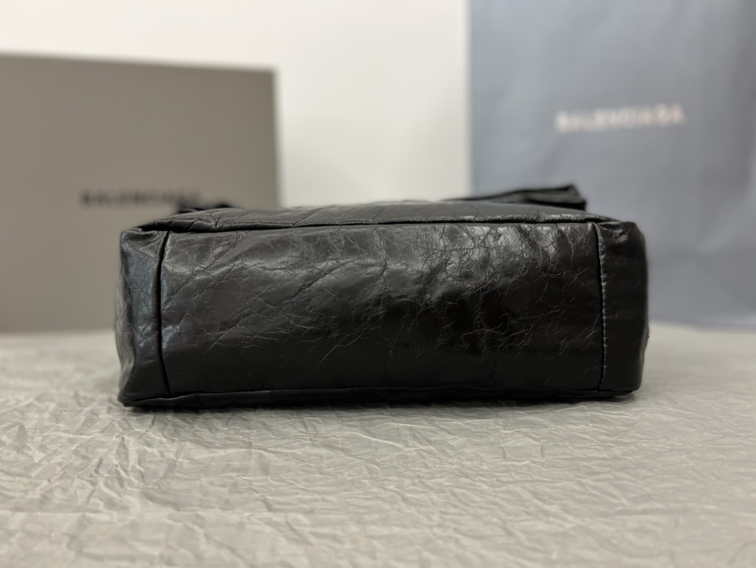 原單BALENCIAGA巴黎世家 Monaco細紋牛皮革鏈帶包 小號【油蠟黑銀】