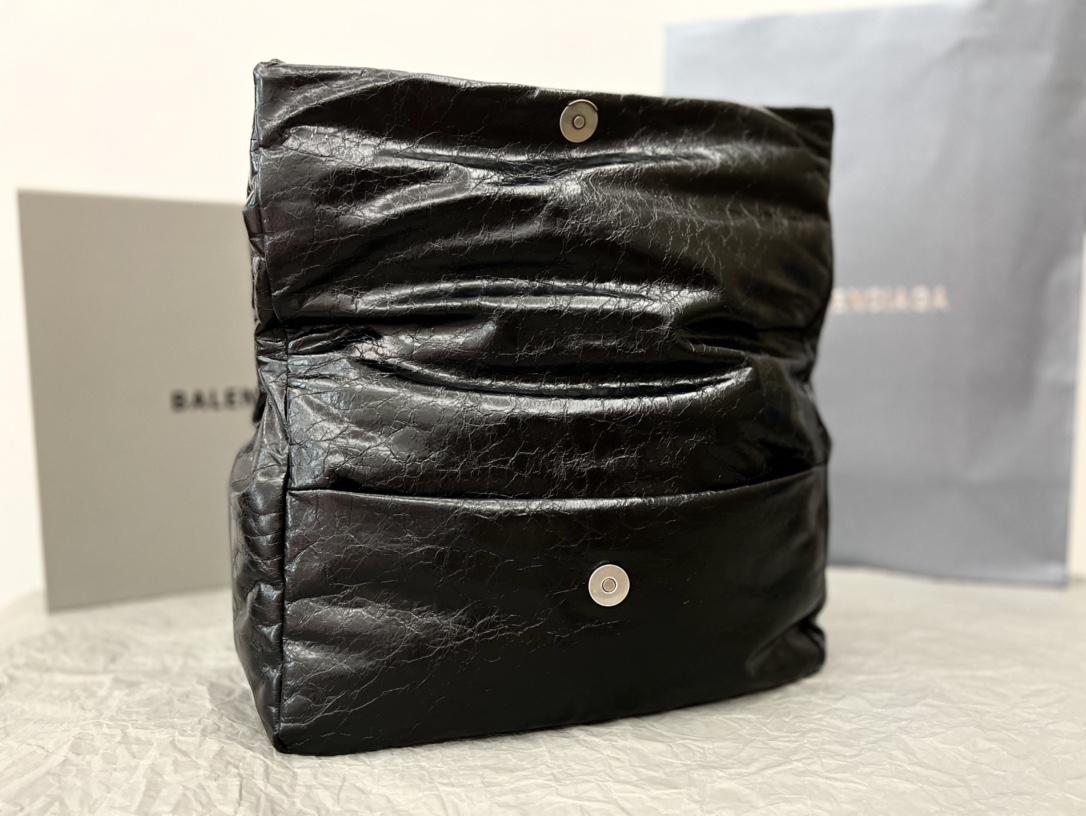 原單BALENCIAGA巴黎世家 Monaco細紋牛皮革鏈帶包 小號【油蠟黑銀】