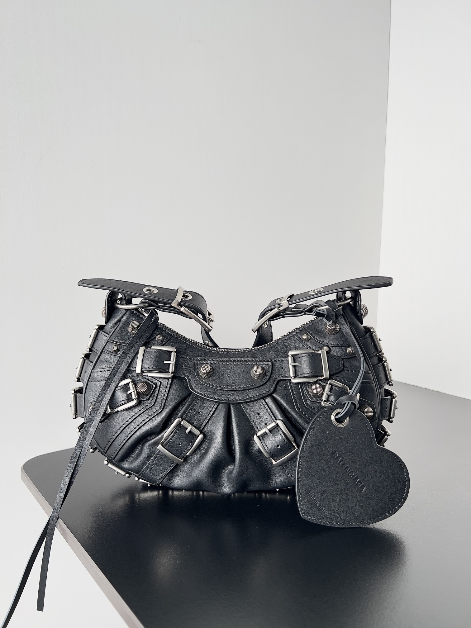 複刻BALENCIAGA巴黎世家 Le Cagole黑色光滑牛皮革搭扣加小號肩揹包