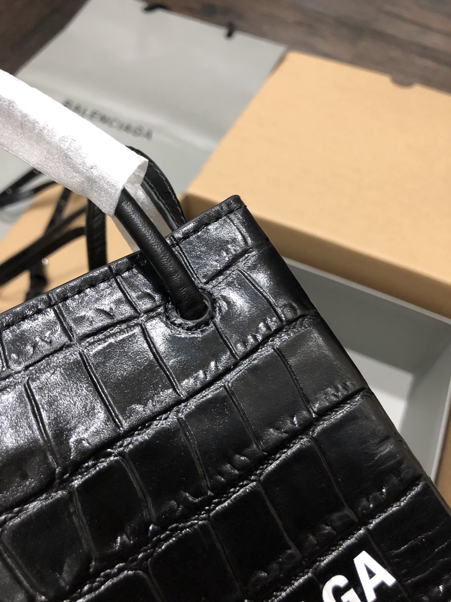 一比一複刻BALENCIAGA巴黎世家 Shopping 方格牛皮革手機包 黑色鱷魚紋