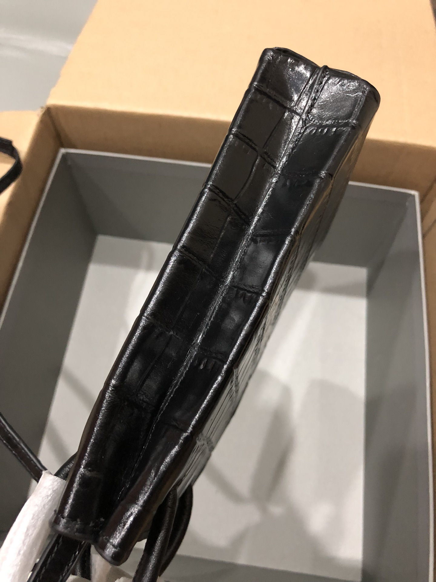 一比一複刻BALENCIAGA巴黎世家 Shopping 方格牛皮革手機包 黑色鱷魚紋