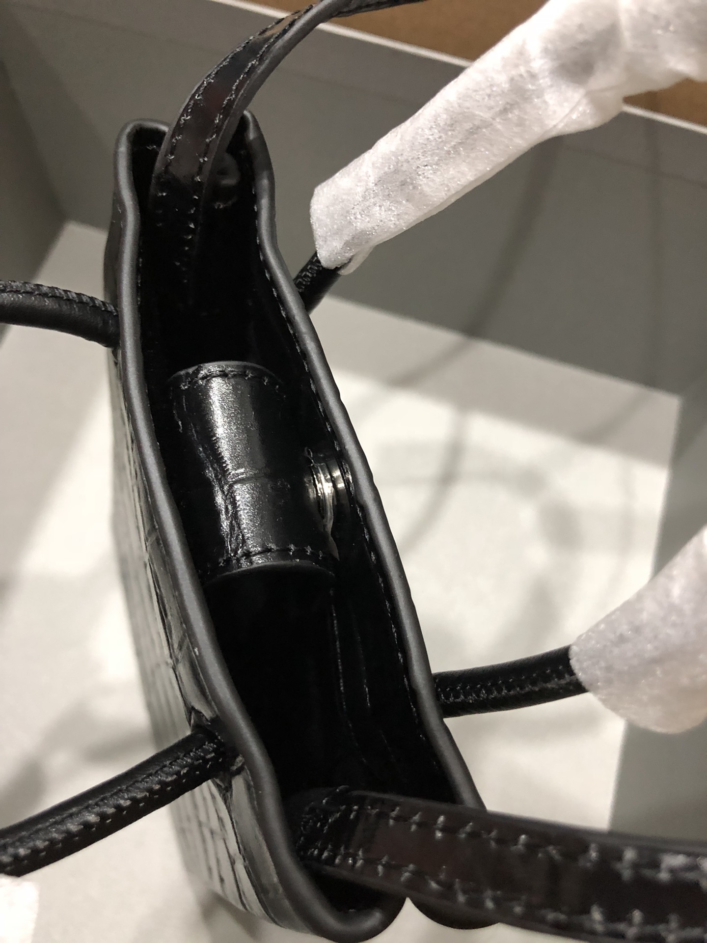 一比一複刻BALENCIAGA巴黎世家 Shopping 方格牛皮革手機包 黑色鱷魚紋
