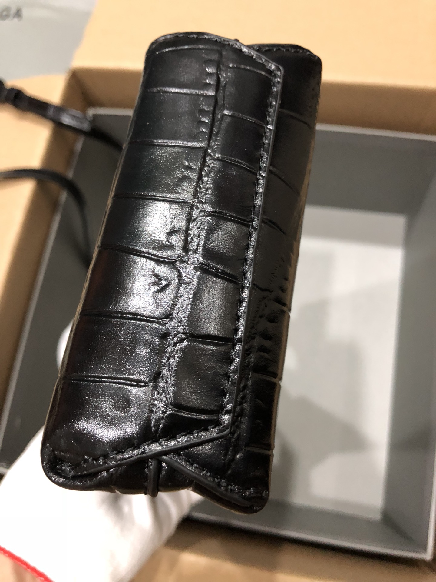 一比一複刻BALENCIAGA巴黎世家 Shopping 方格牛皮革手機包 黑色鱷魚紋