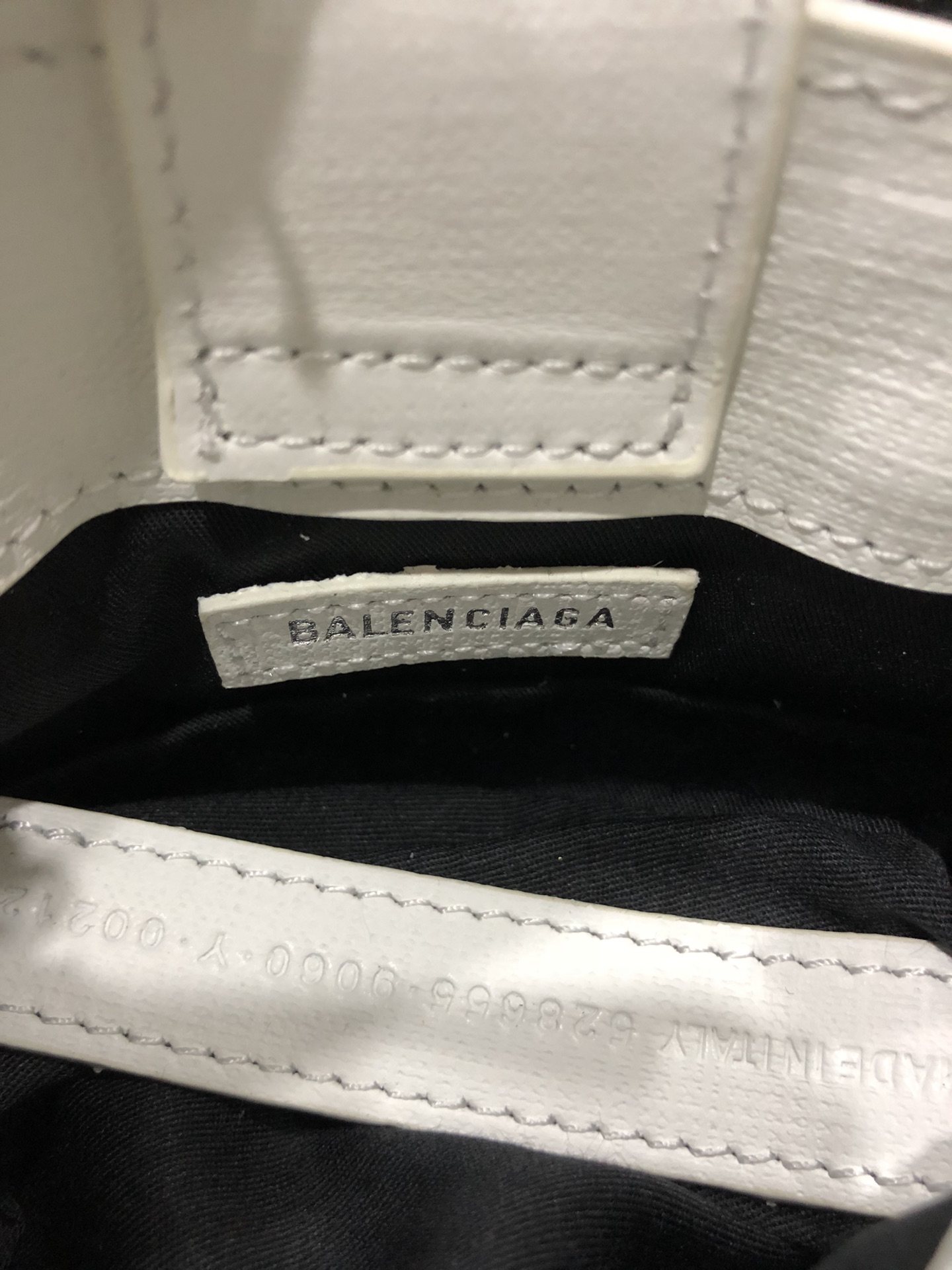 一比一複刻BALENCIAGA巴黎世家 Shopping 方格牛皮革手機包 白色
