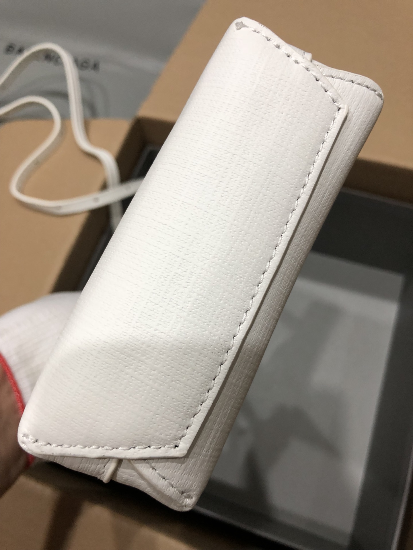 一比一複刻BALENCIAGA巴黎世家 Shopping 方格牛皮革手機包 白色