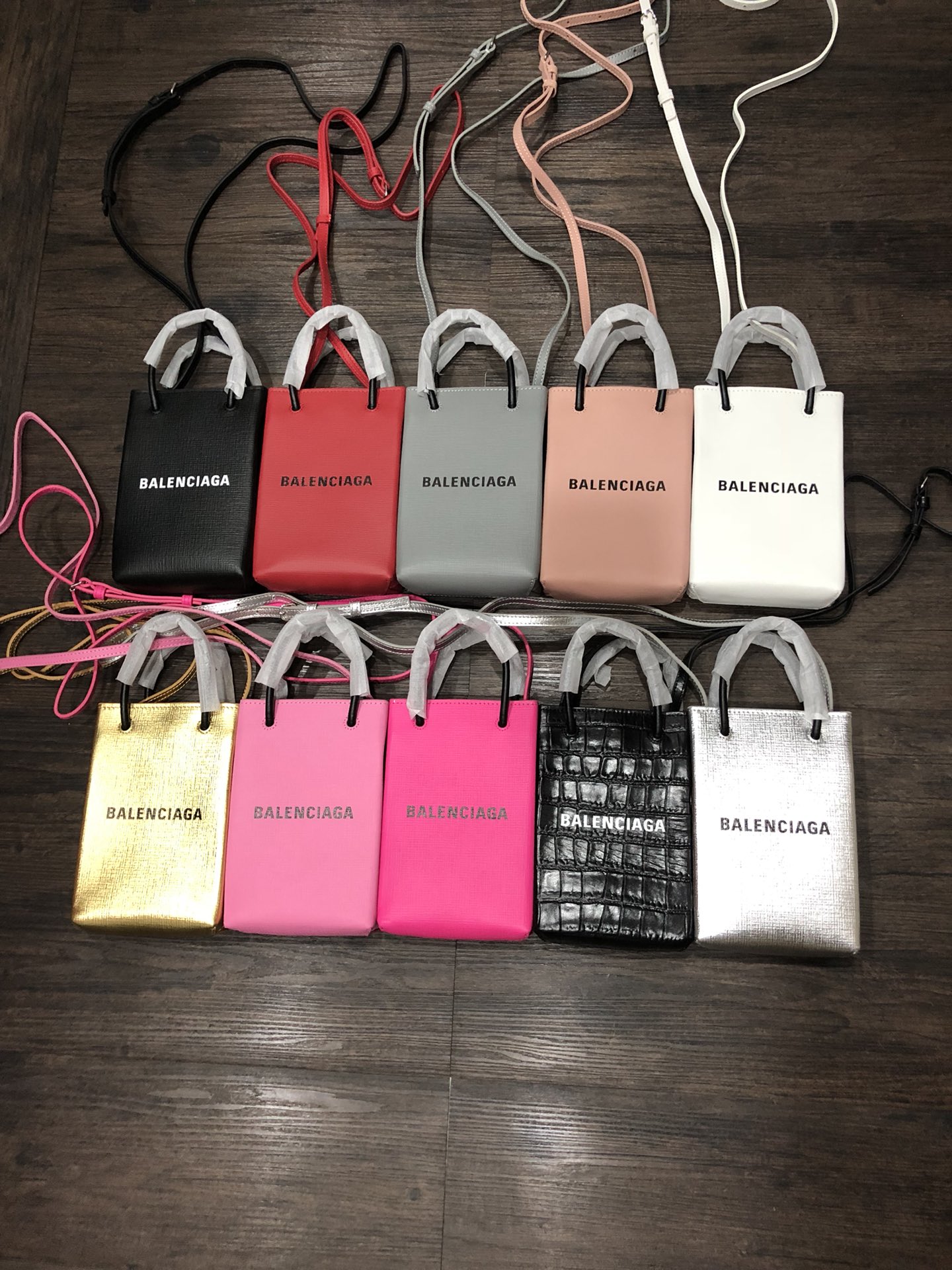 一比一複刻BALENCIAGA巴黎世家 Shopping 方格牛皮革手機包 灰色