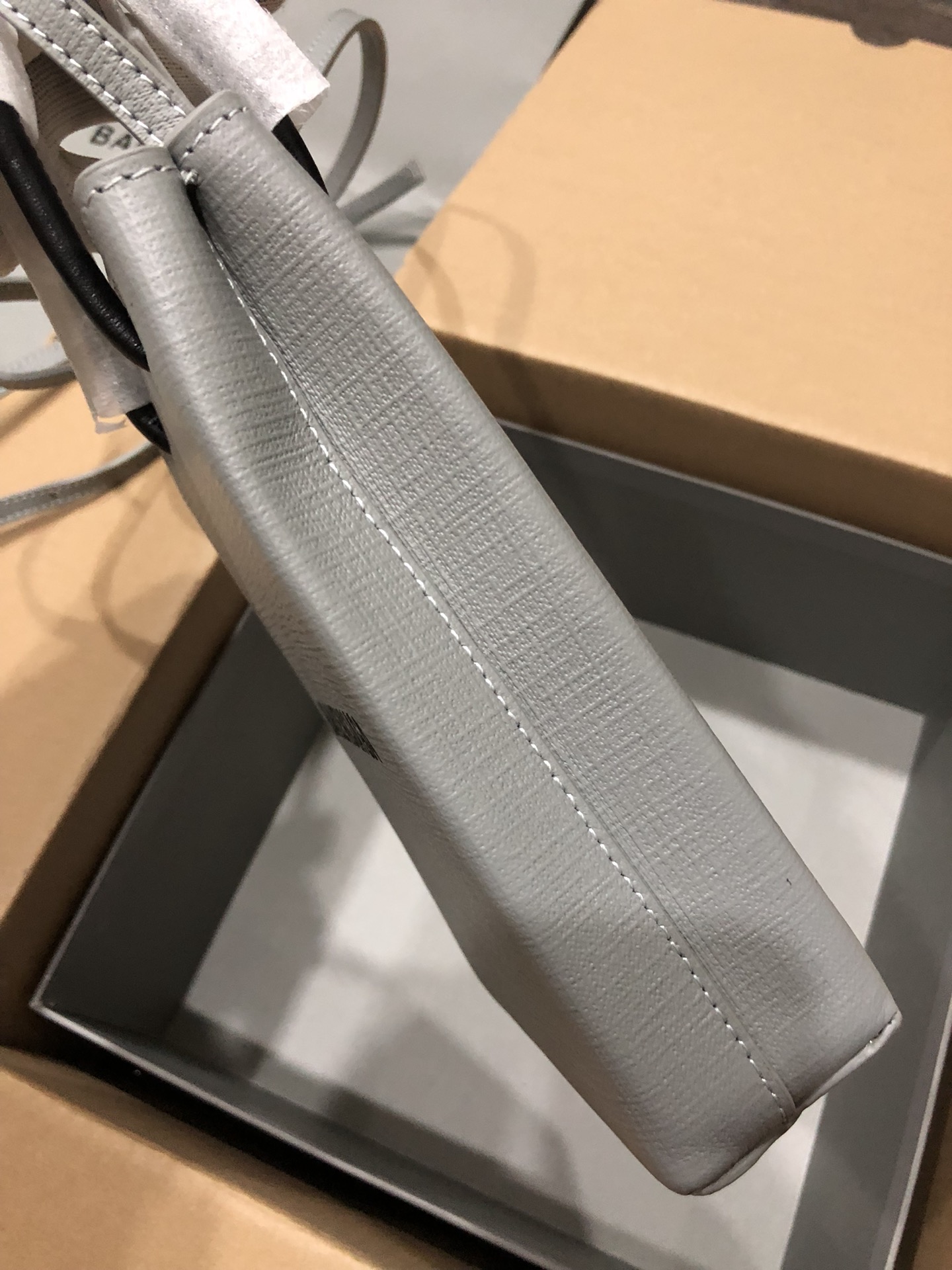 一比一複刻BALENCIAGA巴黎世家 Shopping 方格牛皮革手機包 灰色