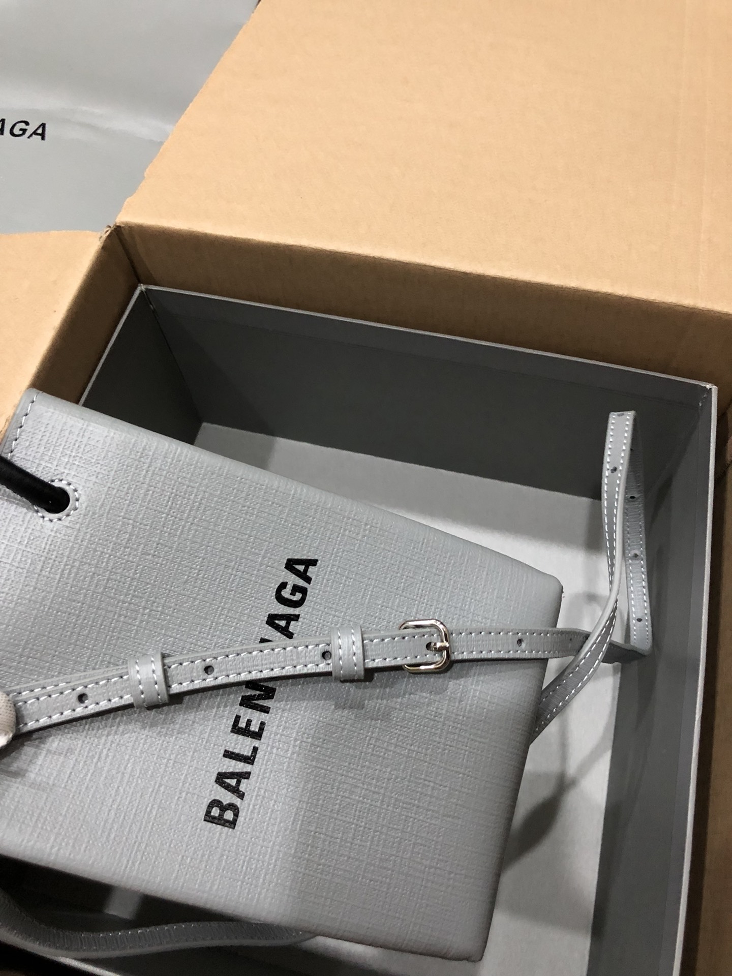 一比一複刻BALENCIAGA巴黎世家 Shopping 方格牛皮革手機包 灰色