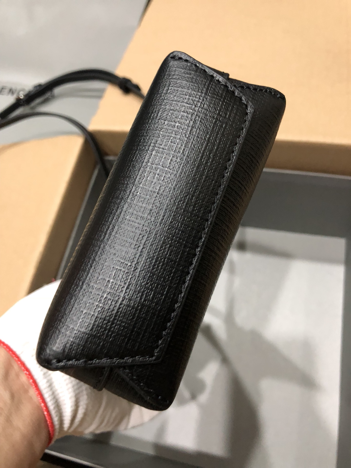 一比一複刻BALENCIAGA巴黎世家 Shopping 方格牛皮革手機包 黑色