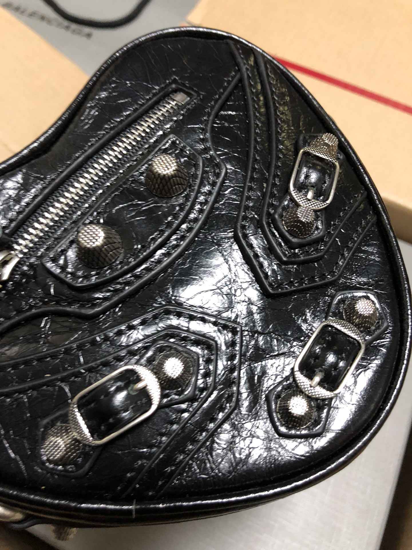 1比1複刻BALENCIAGA巴黎世家 LE CAGOLE HEART愛心包 迷你手袋 黑色