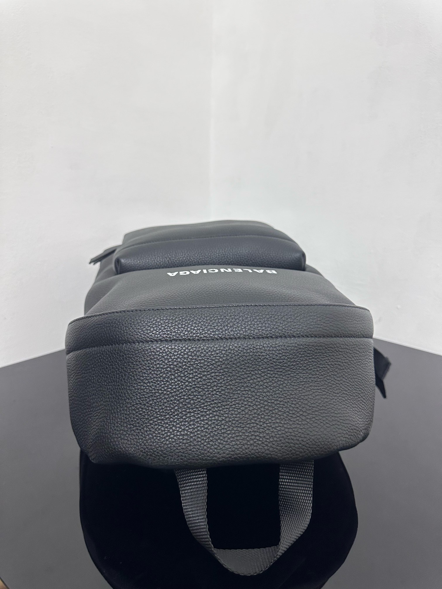 一比一原單BALENCIAGA巴黎世家包包 Everyday黑色柔滑雙層牛皮革雙肩包 大號