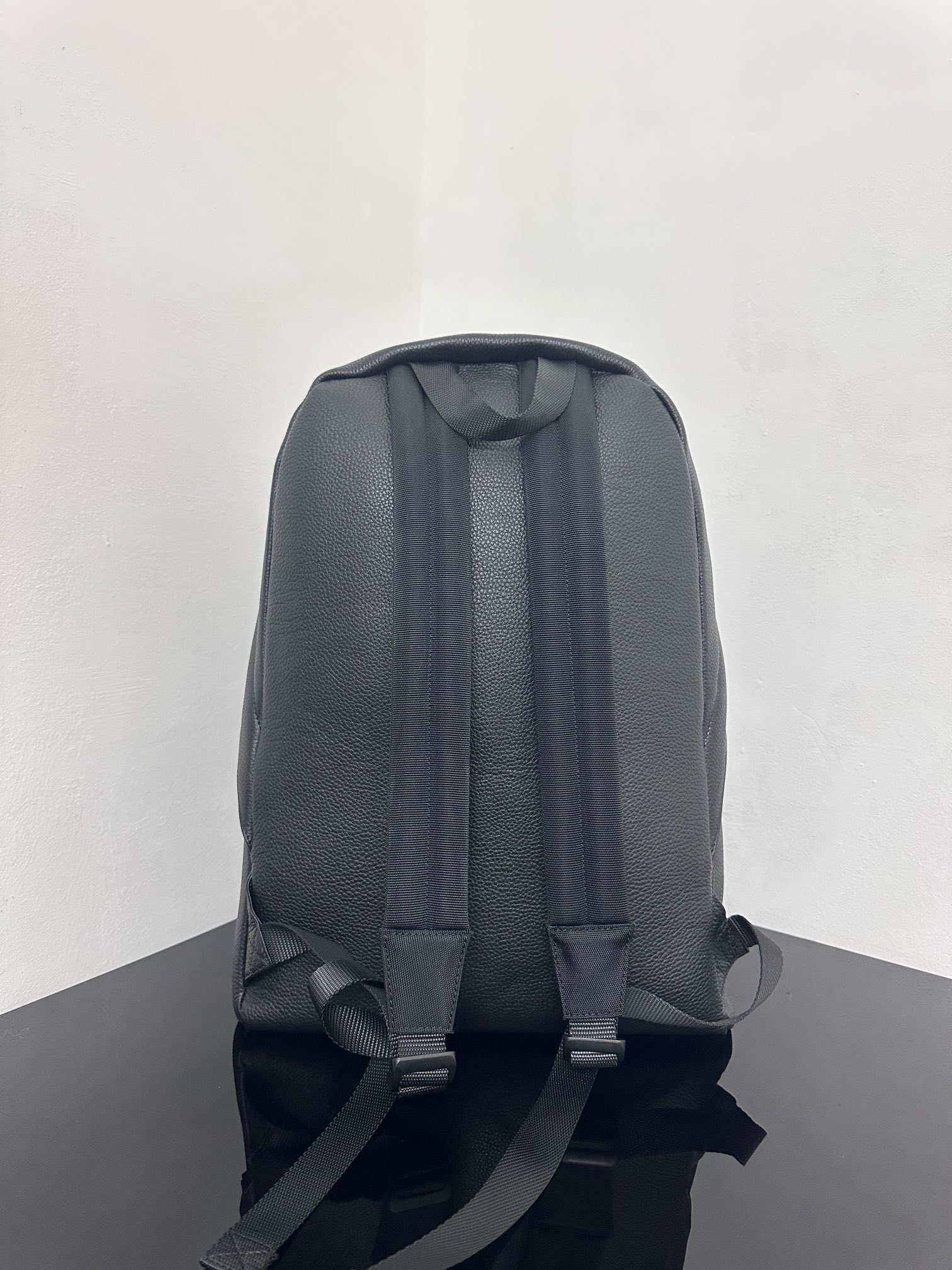 一比一原單BALENCIAGA巴黎世家包包 Everyday黑色柔滑雙層牛皮革雙肩包 大號