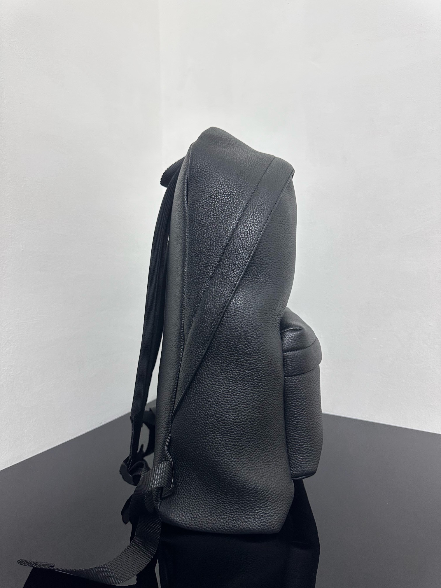 一比一原單BALENCIAGA巴黎世家包包 Everyday黑色柔滑雙層牛皮革雙肩包 大號