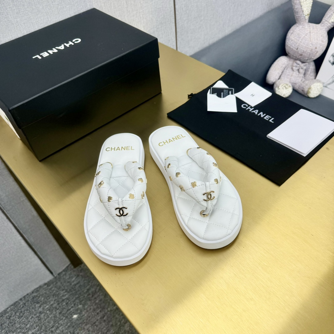 走秀款頂級香奈兒高仿涼鞋女款 白色 真皮