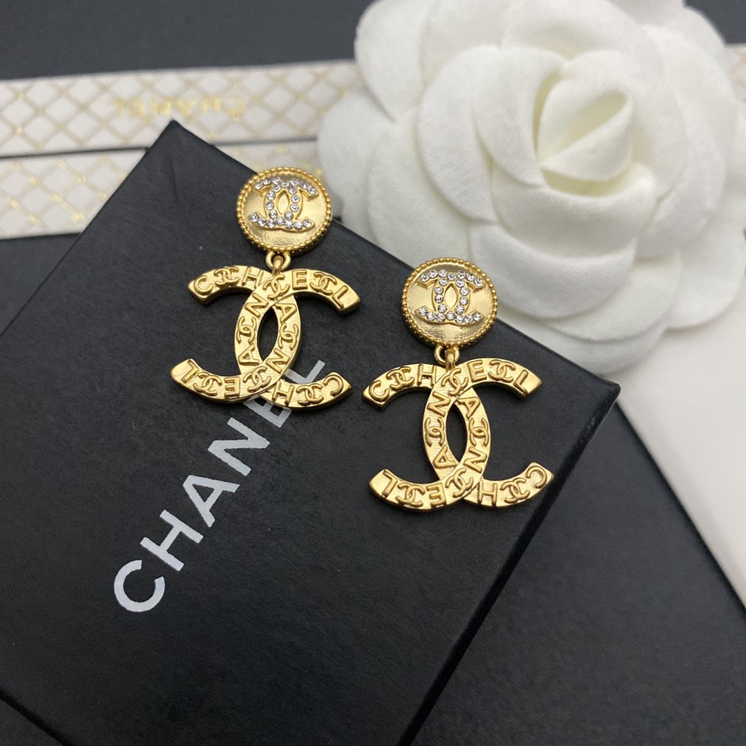 黃銅材質CHANEL字母紐扣耳釘專櫃同步