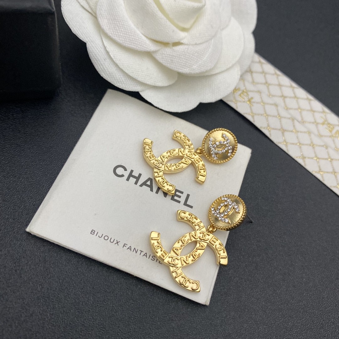 黃銅材質CHANEL字母紐扣耳釘專櫃同步
