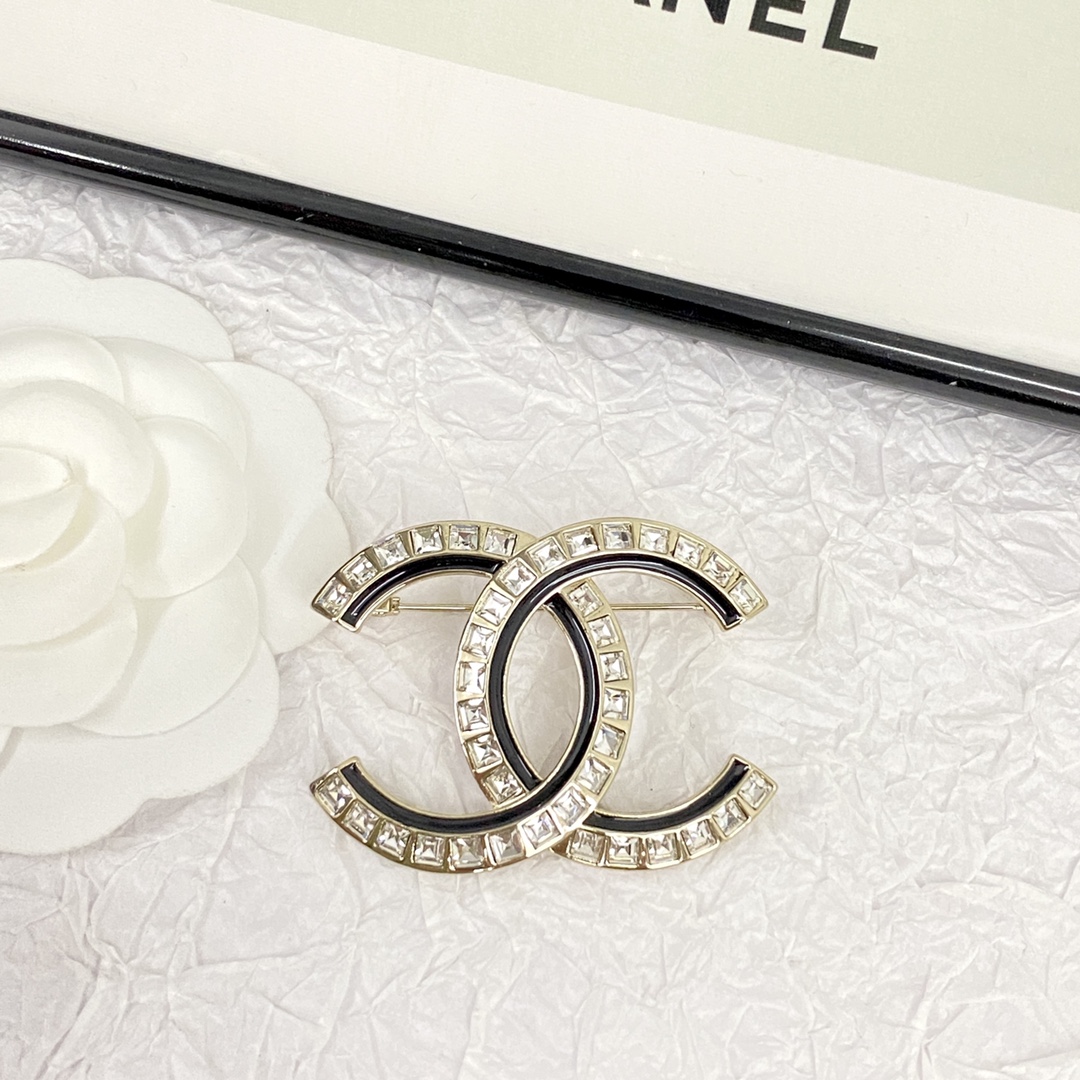 CHANEL奢侈品上C胸針