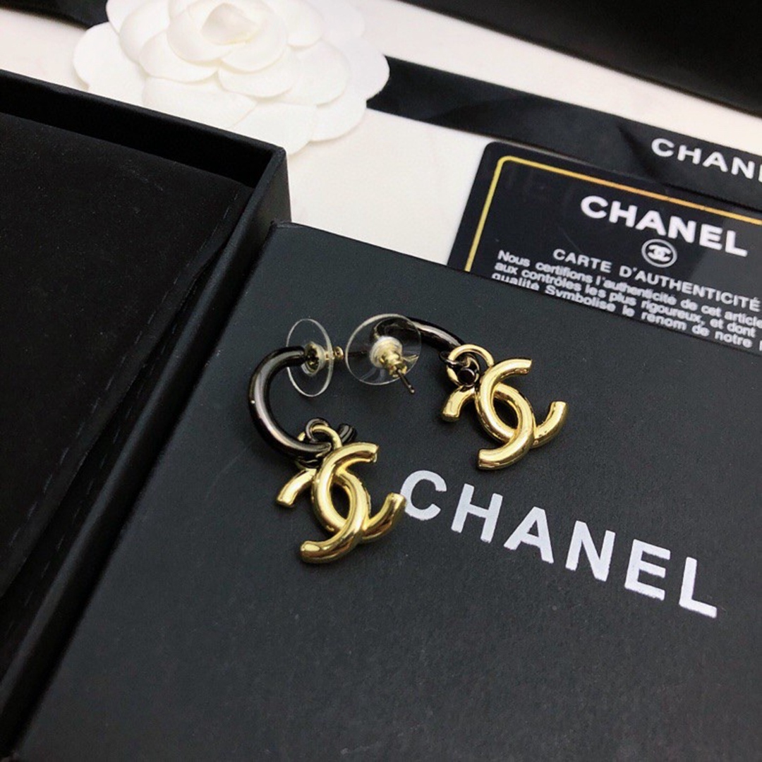 必入爆款 CHANEL高仿耳釘耳環