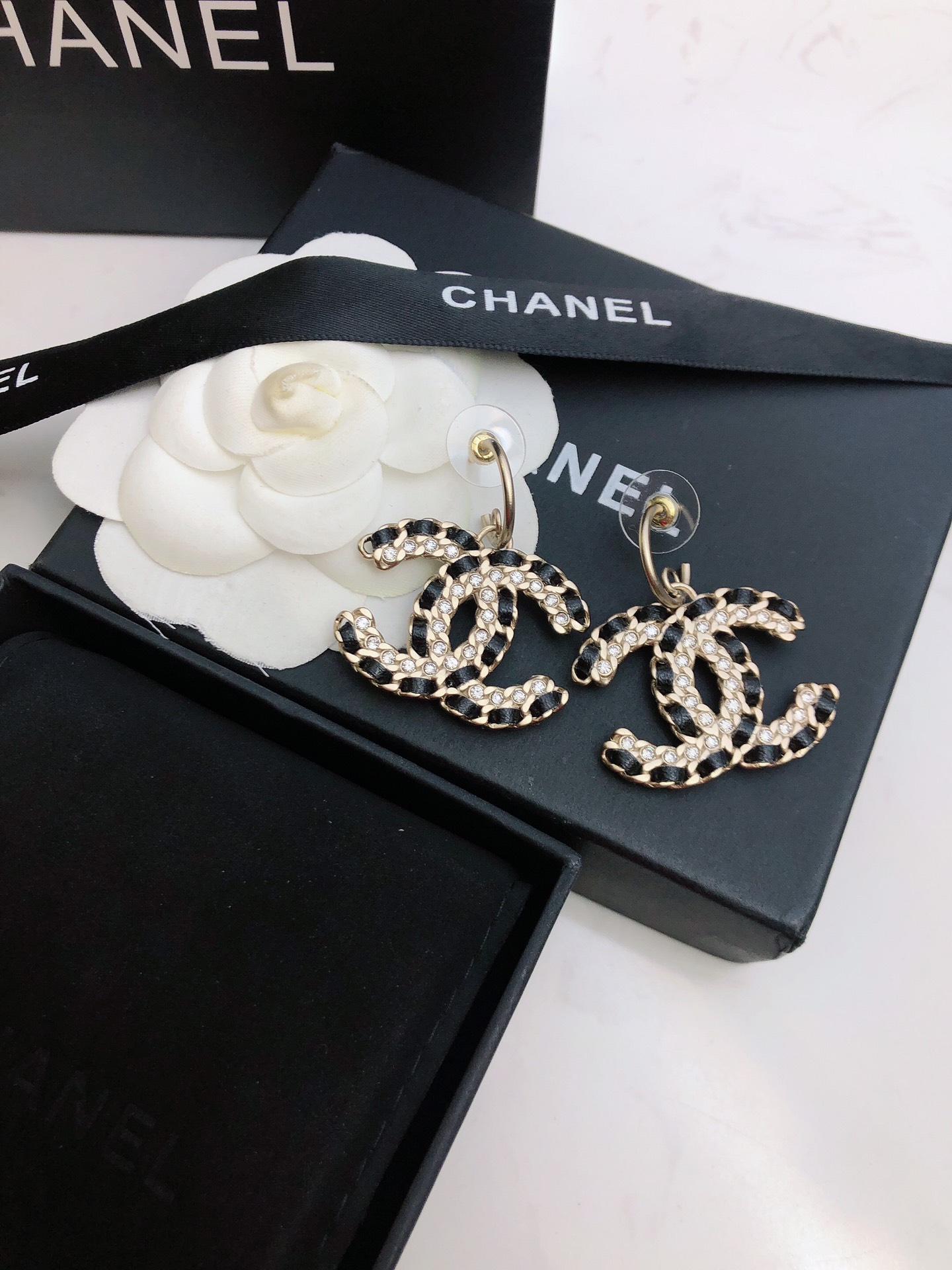 搶手好貨頂級原單CHANEL專櫃同步珍珠串皮耳釘