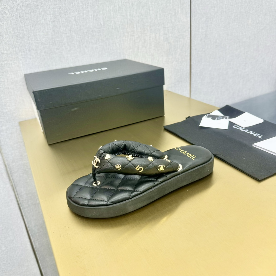 CHANEL香奈兒高仿走秀款夾腳拖鞋女款涼鞋時尚奢侈品