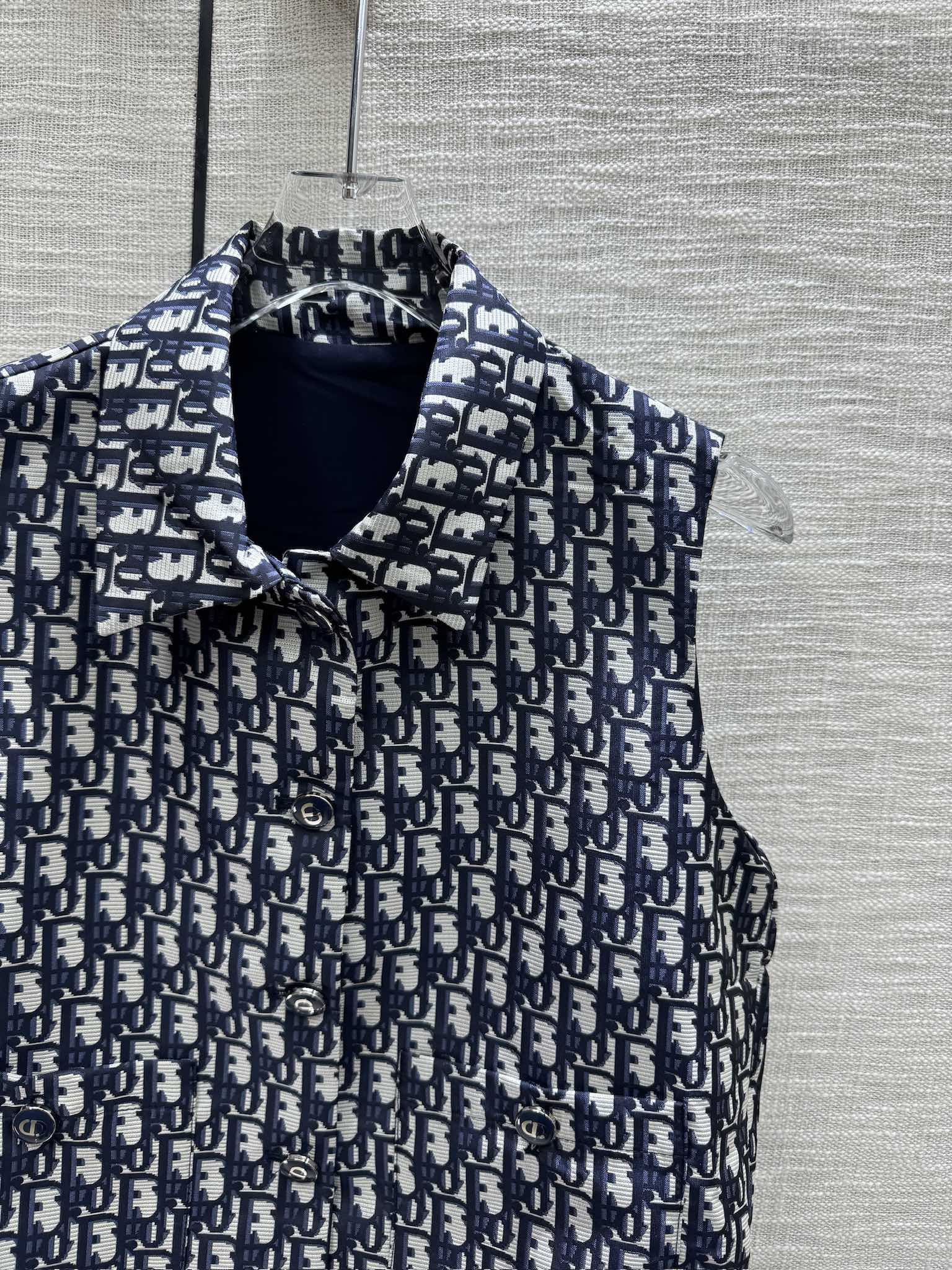DIOR最新原單高仿翻領無袖背心馬甲