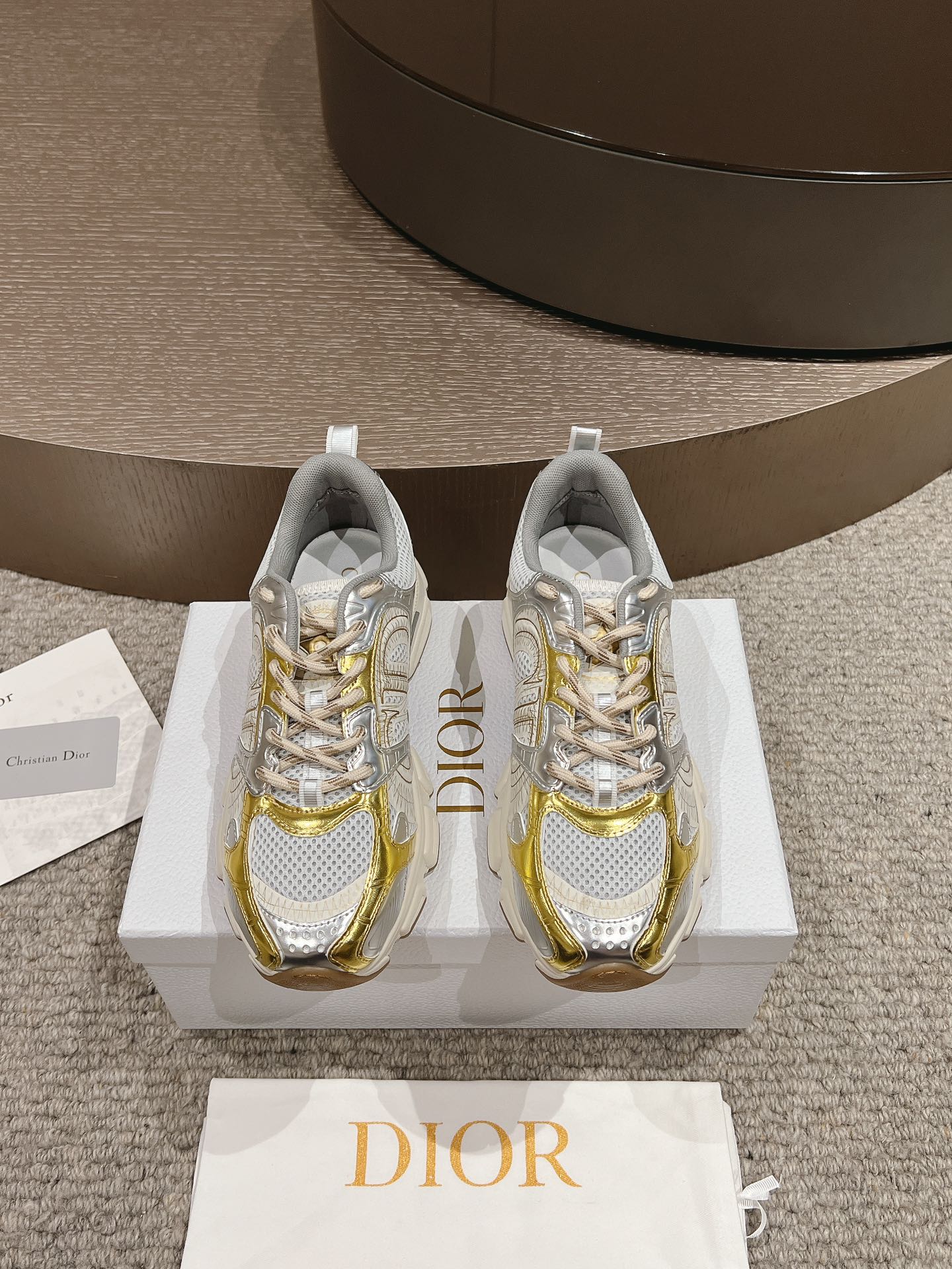 2024新品DIOR迪奧高仿鞋一比一復刻