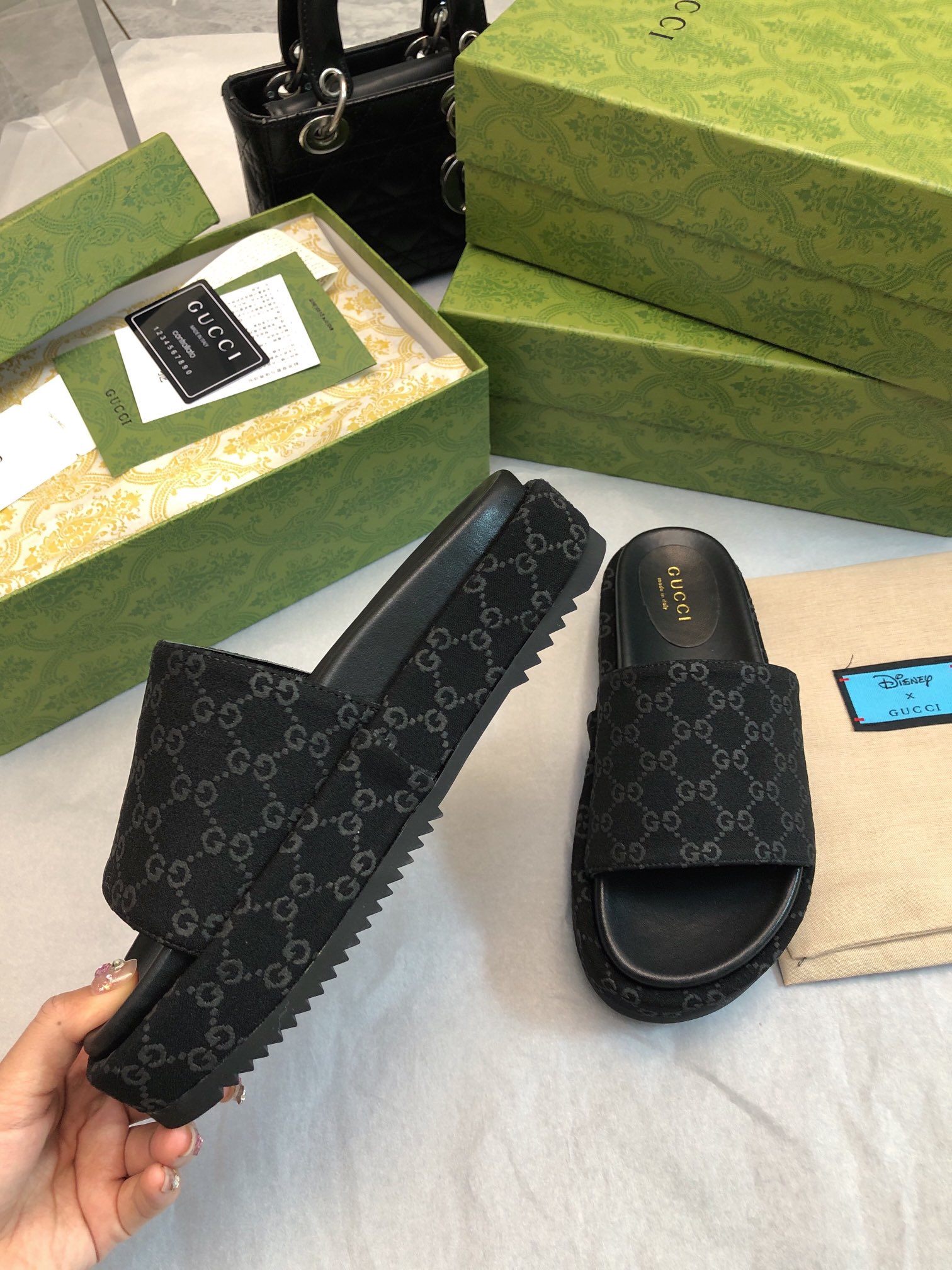 專櫃包裝一比一復刻Gucci原單休閒鞋拖鞋