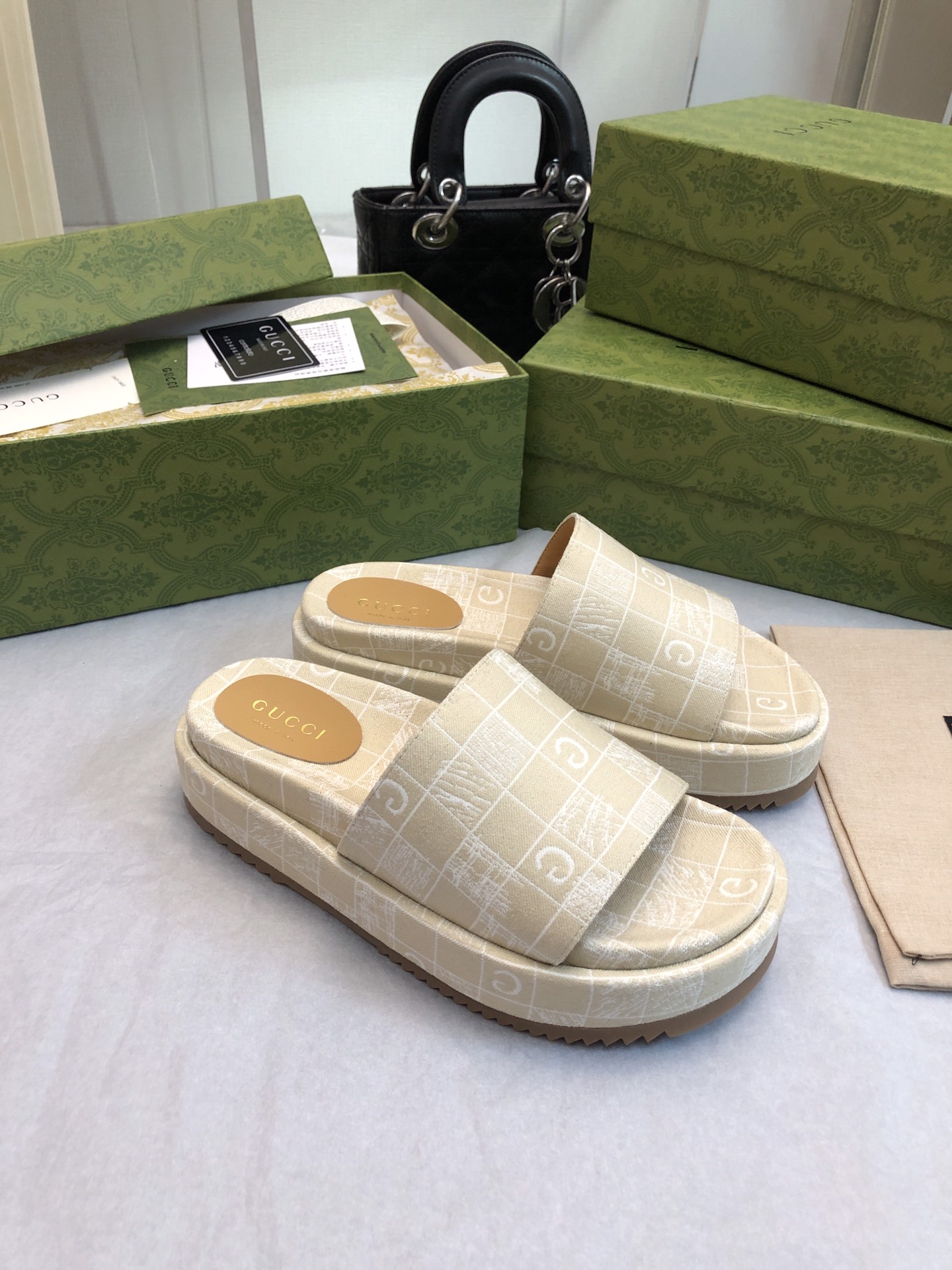 頂級A貨奢侈品Gucci高仿休閒鞋女款涼鞋