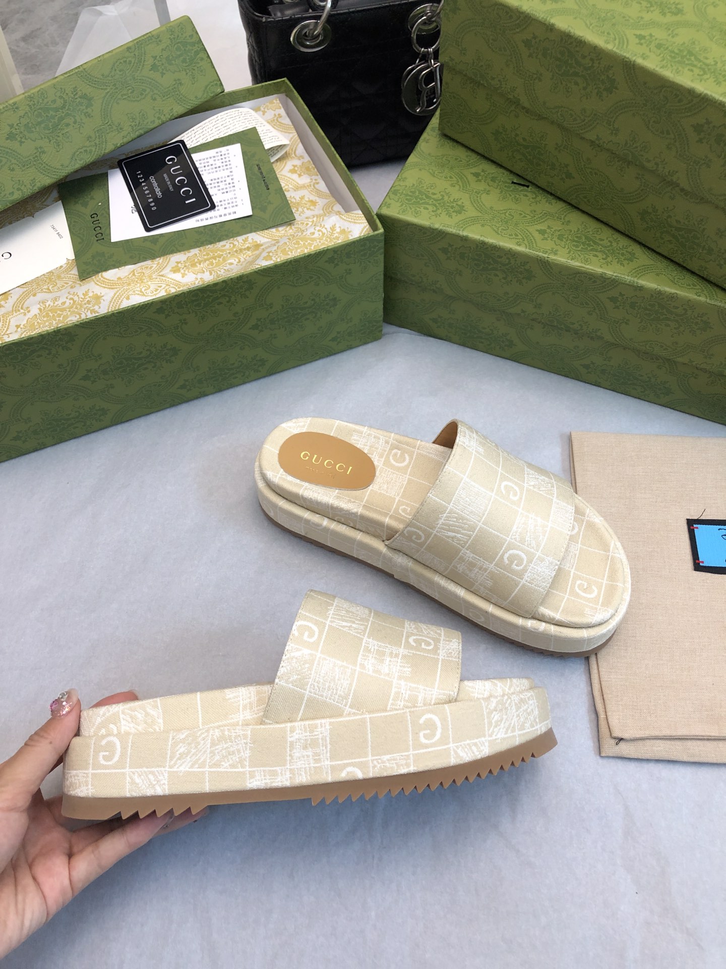 頂級A貨奢侈品Gucci高仿休閒鞋女款涼鞋