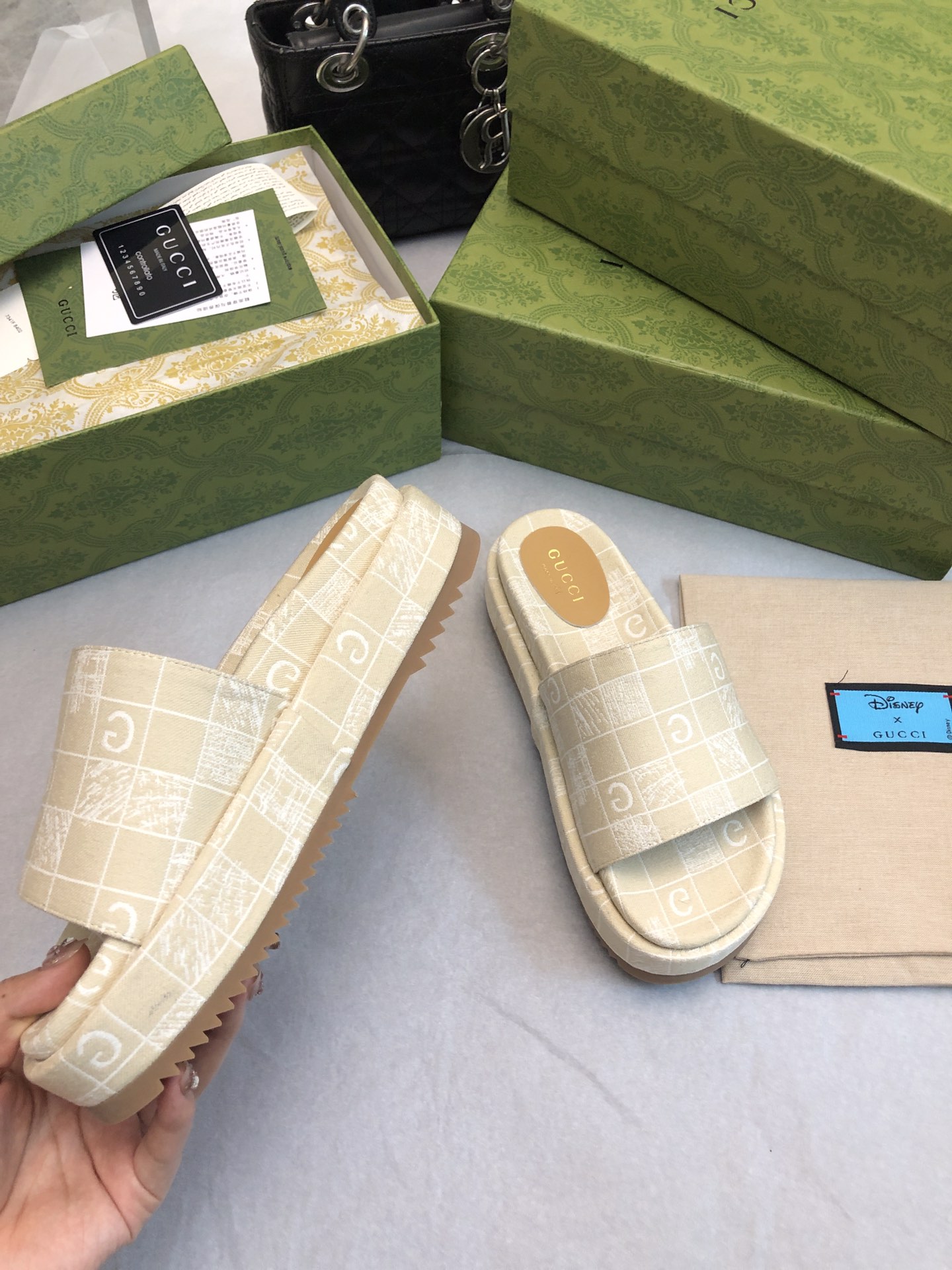 頂級A貨奢侈品Gucci高仿休閒鞋女款涼鞋