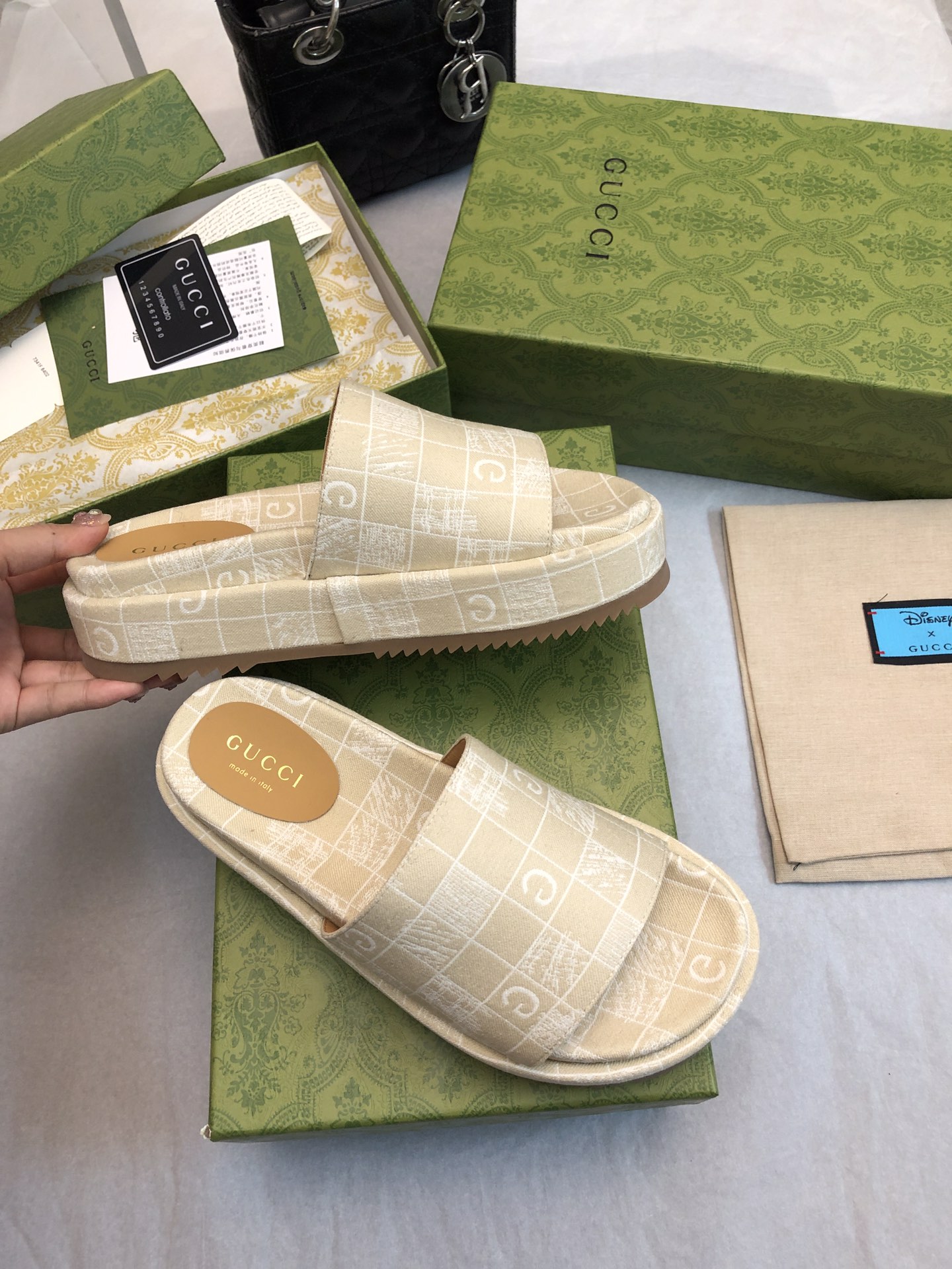 頂級A貨奢侈品Gucci高仿休閒鞋女款涼鞋