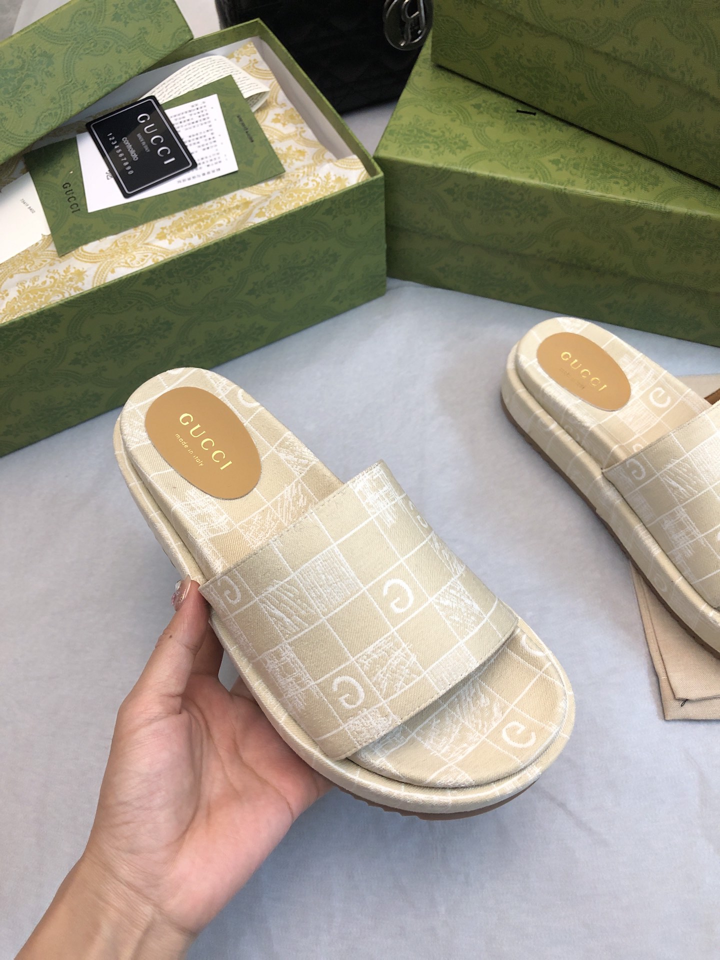 頂級A貨奢侈品Gucci高仿休閒鞋女款涼鞋