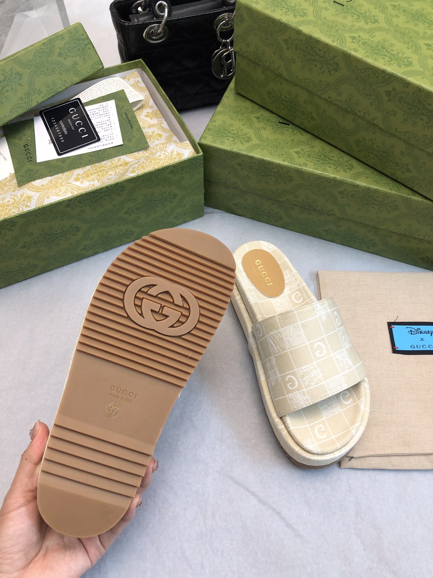 頂級A貨奢侈品Gucci高仿休閒鞋女款涼鞋