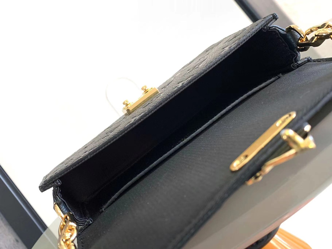 高仿Louis VuittonM82637M82836鏈條包系列 Wallet On Chain Metis