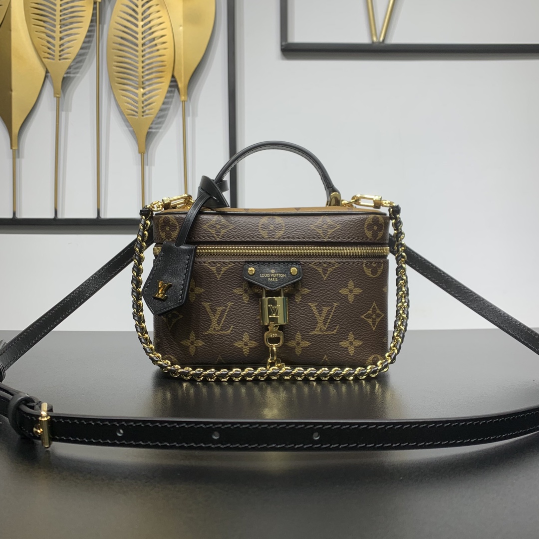 Vanity Chain Pouch 路易威登高仿手袋M47125