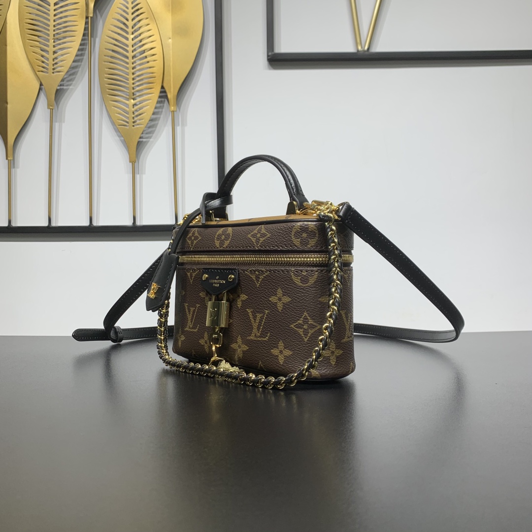 Vanity Chain Pouch 路易威登高仿手袋M47125