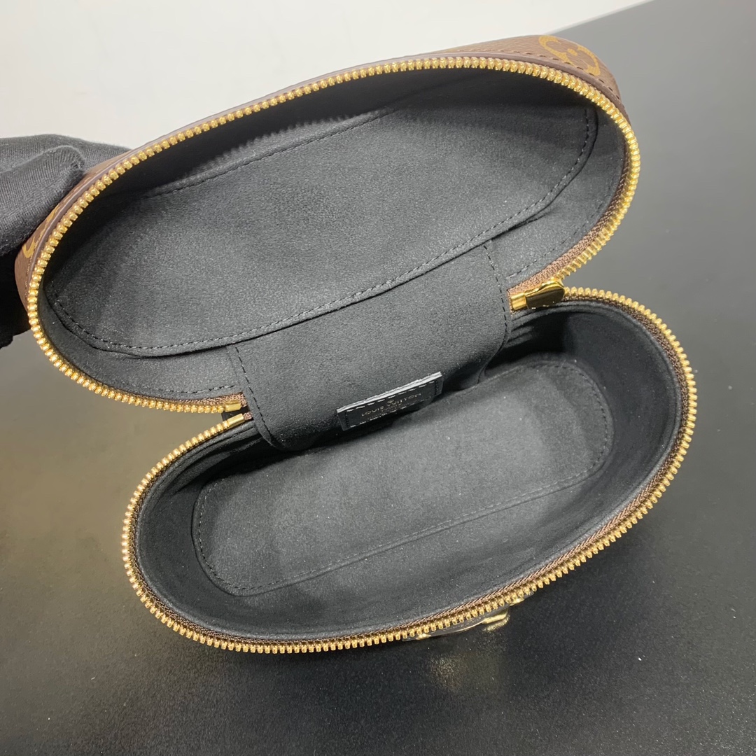 Vanity Chain Pouch 路易威登高仿手袋M47125