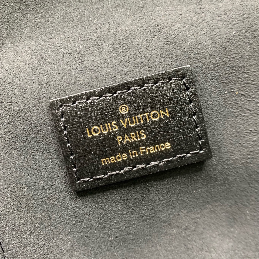 Vanity Chain Pouch 路易威登高仿手袋M47125