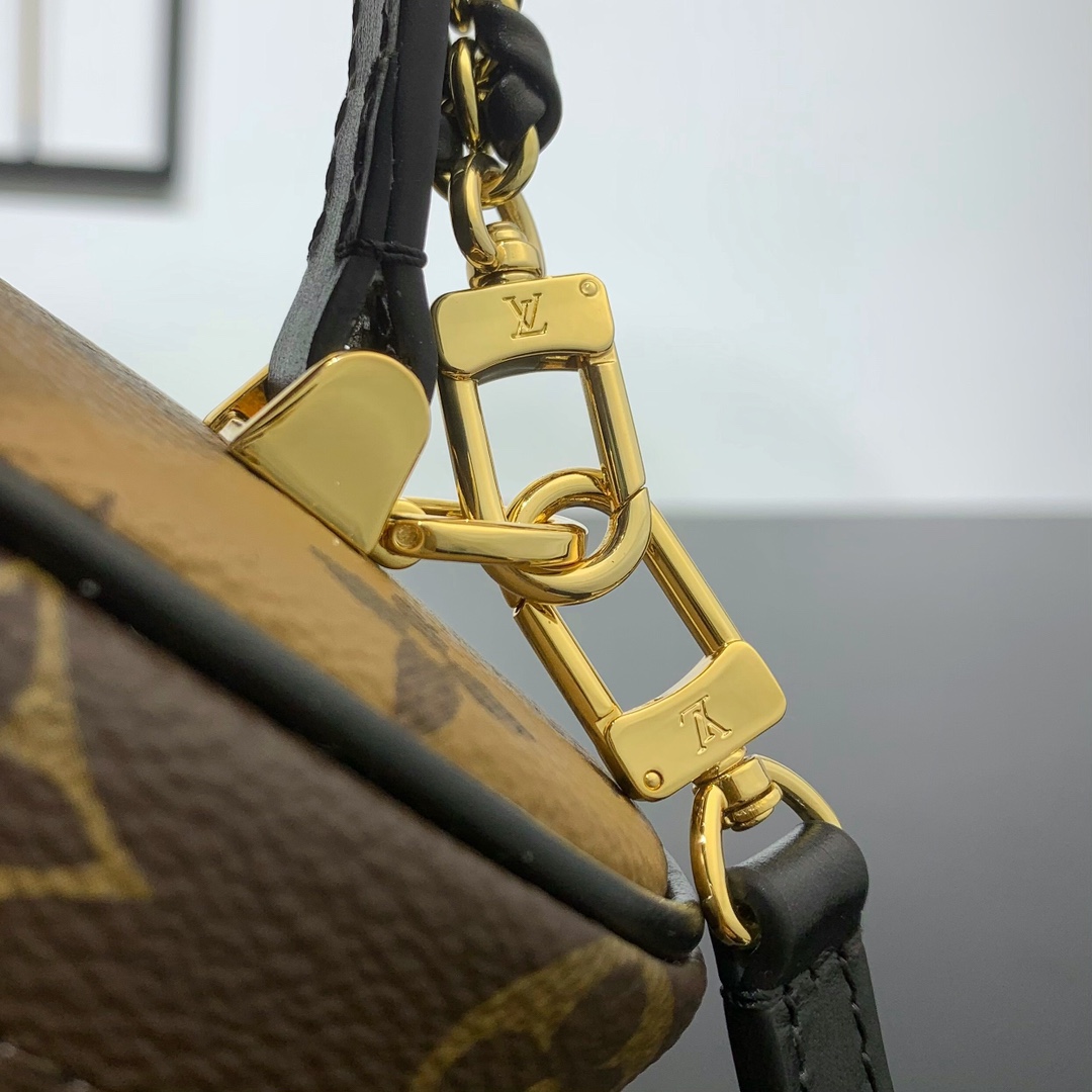 Vanity Chain Pouch 路易威登高仿手袋M47125